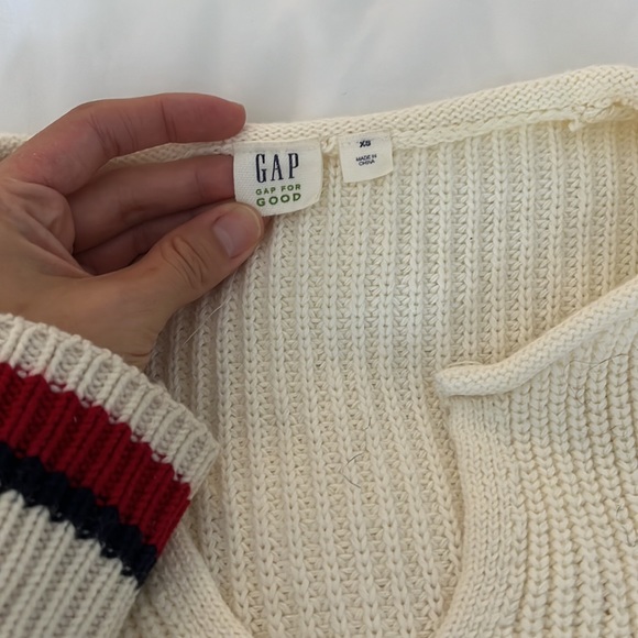 Gap Knit - Picture 2 of 2